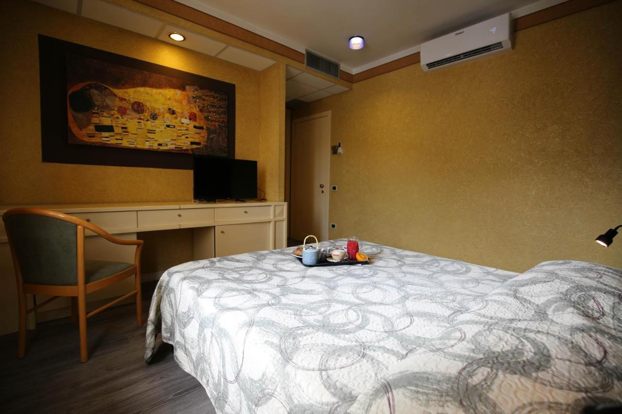 קאמפלו סול קליטונו Hotel Benedetti מראה חיצוני תמונה
